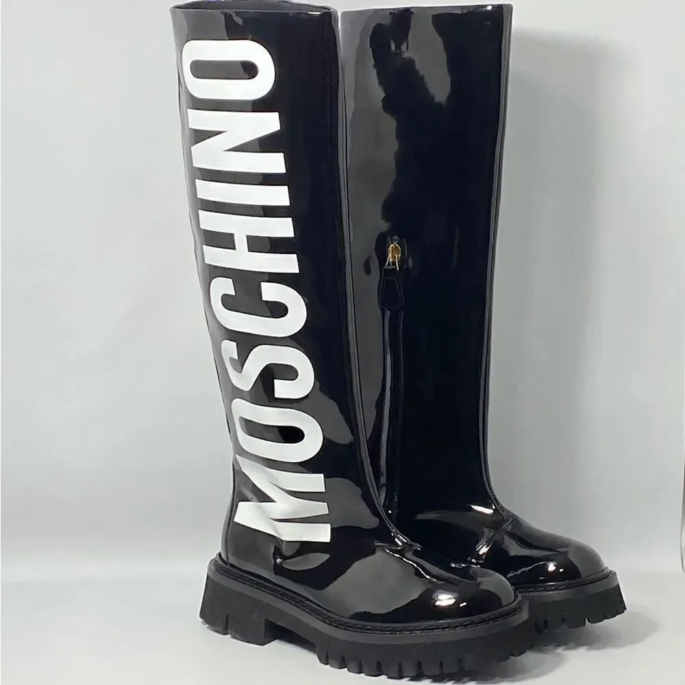 Moschino never worn